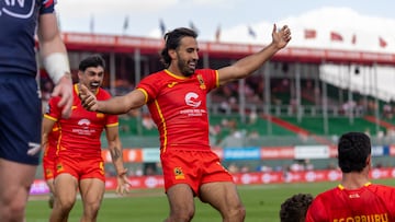 DUBAI, UAE - DECEMBER 1: Great Britain versus Spain in a men's Cup Quarterfinal match during the 2024 Emirates Dubai 7s at The Sevens Stadium on Sunday, Dec 1, 2024 in Dubai, United Arab Emirates. (Photo by Alex Ho / World Rugby)