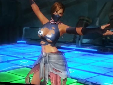 Los trajes rotos de Senran Kagura en Dead or Alive 5