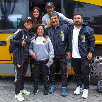 Zaracho, al centro, en su labor en Fernández Vial. 