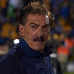 Ricardo La Volpe asegura que no hay orden de aprehensión en su contra