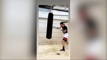 ?D¨®nde da m¨¢s miedo RDT, en el ¨¢rea o con el saco? Tremenda pegada, ya dijo que ser¨ªa boxeador de no ser '9'