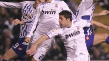 <b>SOLIDEZ ATRÁS. </b>Carvalho fue uno de los más destacados en la defensa blanca para evitar el peligro de Colotto y Lopo en las jugadas a balón parado.