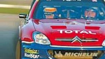 <b>A POR TODAS. </b>Carlos Sainz está a 26 puntos del liderato, una distancia que todavía no es insalvable con 70 aún en juego.