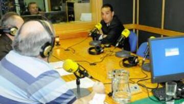 <b>SE MOJA. </b>José Luis Oltra habló de su presente y de su futuro en la Cadena SER. El valenciano dejó claro que su idea es seguir vinculado al conjunto blanquiazul.