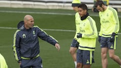 Varane to miss El Clásico due to a calf injury. No other worries.