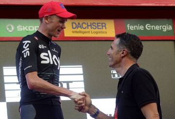 Indurain felicit&oacute; a Froome en el podio. 