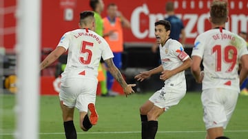 Ocampos, junto a Jes&uacute;s Navas. 