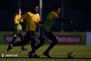 Cuadrado y la Juve se preparan para su primer partido de 2017