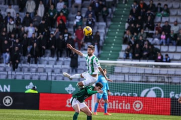 Caldern, en un salto en el partido 100