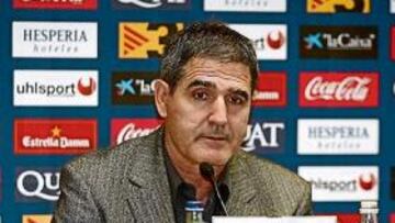 <b>A TRABAJAR. </b>Paco Herrera, en una conferencia de prensa en la sala de Montjuïc hace semanas.