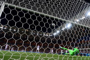 1-1. Gylfi Sigurdsson marcó de penalti el gol del empate.