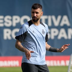 Vadillo rescinde con 202 minutos jugados en tres temporadas