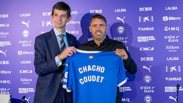 Eduardo Coudet con el presidente del club.