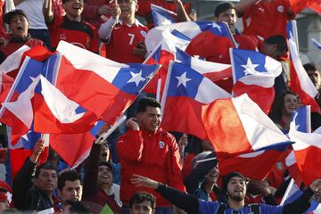 Espectacular ambiente en el Monumental para el Chile-Ecuador