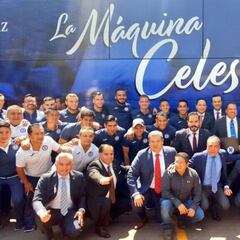 Bendicen al Cruz Azul en la presentación de su camión