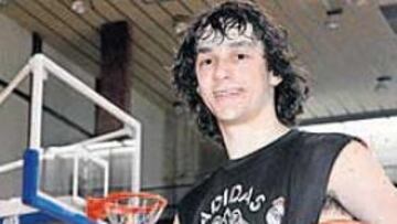 <b>NUEVO BASE. </b>Sergi Llull, promesa de 19 años, ya estuvo cerca de fichar por el Madrid el pasado verano.