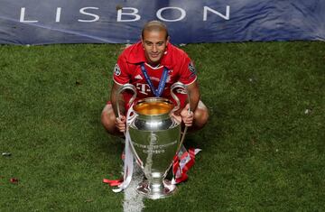 Campeón de la Champions 2019 con el Bayern de Múnich antes de marcharse al Liverpool. Venció en la final 1-0 al PSG.