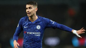 El centrocampista del Chelsea, Jorginho, durante un partido.