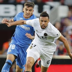 El Getafe rebaja el ambiente de fiesta de Mestalla