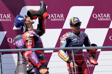 Marc Marquez y Jorge Martin celebran su éxito en la carrera del domingo en el GP de Australia.