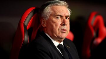 SEVILLE, SPAIN - APRIL 17: Carlo Ancelotti, Head Coach of Real Madrid looks on during the LaLiga Santander match between Sevilla FC and Real Madrid CF at Estadio Ramon Sanchez Pizjuan on April 17, 2022 in Seville, Spain. (Photo by Fran Santiago/Getty Imag