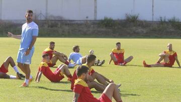 Jugadores del Extremadura UD durante el entrenamiento.