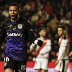 Braithwaite y En Nesyri reinventan el ataque del Lega