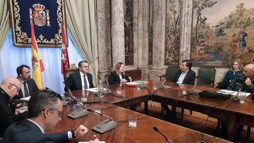 El delegado del Gobierno en Madrid, José Manuel Franco, preside la reunión de constitución del Centro de Coordinación para aplicar los criterios de actuación dispuestos en el Real Decreto de estado de alarma. EFE