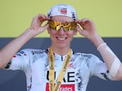 Pogacar: “¿Esperarías dos minutos para una foto o me harías una peineta y te irías enfadado?”