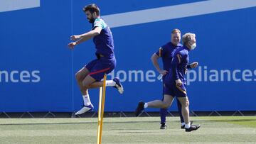 Piqu&eacute;, en el entrenamiento de este viernes del Bar&ccedil;a.