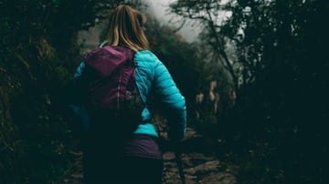 En el Camino de Santiago no se portan mochilas pequeñas como la de la foto