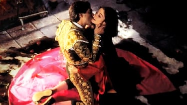 Ni ‘Tacones lejanos’ ni ‘¡Átame!’: esta es la violenta película de Almodóvar que marcó a Tarantino como director