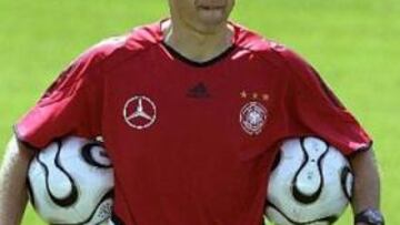 <B>POSIBLE SELECCIONADOR.</B> El alemán Juergen Klinsmann se perfila como el futuro seleccionador alemán de los EE.UU.