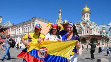 Los colombianos tiñen de amarillo la Plaza Roja de Moscú