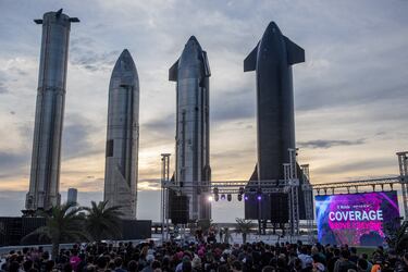 When is Jeff Bezos’ Blue Origin scheduled for first trip to land astronauts on the Moon?