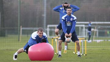 B&oacute;veda cree que la plantilla del Deportivo da para ascender