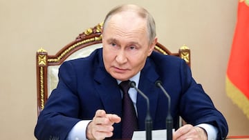 Russian President Vladimir Putin chairs a meeting with members of the Security Council in Moscow, Russia, November 5, 2025. Sputnik/Gavriil Grigorov/Pool via REUTERS ATTENTION EDITORS - THIS IMAGE WAS PROVIDED BY A THIRD PARTY.