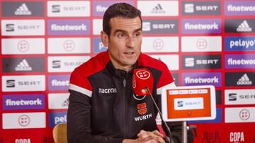 16/04/21 Entrenamiento y rueda de prensa de los árbitros que dirigirán la final de la Copa del Rey entre Athletic Club de Bilbao y FC Barcelona.
• Juan Martínez Munuera.
• Diego Barbero Sevilla.
• Raúl Caba&