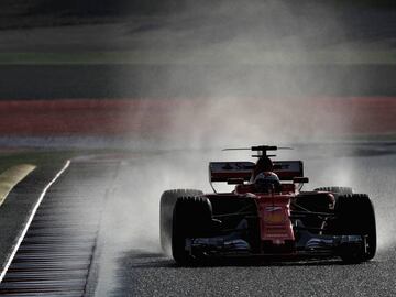 MONTMELO, SPAIN - MARCH 02: Kimi Raikkonen of Finland driving the (7) Scuderia Ferrari SF70H on track during day four of Formula One winter testing at Circuit de Catalunya on March 2, 2017 in Montmelo, Spain.  (Photo by Mark Thompson/Getty Images)