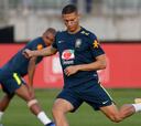 Brasil entrena con Richarlison y Filipe Luis sigue en duda
