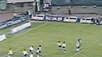 <b>UN MISIL. </b>En el minuto 71, Argentina hizo una falta a 25 metros de su área. Roberto Carlos lanzó y el balón entró por la escuadra derecha, a una velocidad de 128 kilómetros por hora.