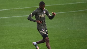 Kondogbia ya se entrena con el grupo; Vitolo, lesión muscular