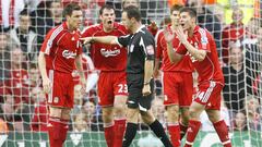 Steve Finnan, Jamie Carragher, Steven Gerrard y Xabi Alonso.