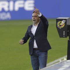 El Tenerife cesa a un entrenador 1.393 días después