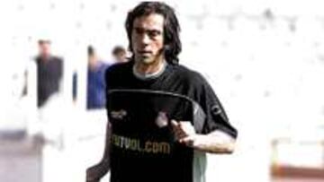 <B>PROTAGONISTA.</B> Paulo Sousa habla poco, pero cuando lo hace no se corta.