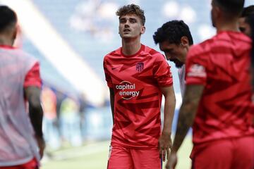 El delantero franc¨¦s volvi¨® a la titularidad en su regreso al equipo rojiblanco.