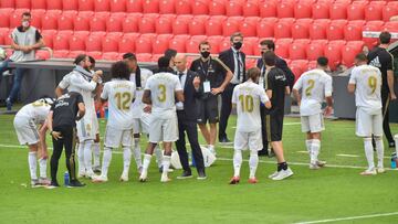 05/07/20 PARTIDO PRIMERA DIVISION CORONAVIRUS COVID19 ATHLETIC DE BILBAO - REAL MADRID COOLING BREAK PAUSA HIDRATACION ZINEDINE ZIDANE GRUPO