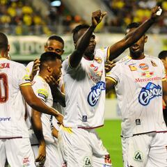 Tolima vence al Huila y se acerca al liderato de la Liga