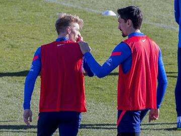 El jugador danés durante su primer entrenamiento como jugador rojiblanco. 