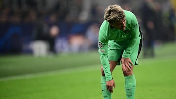 Atletico Madrid's French forward #07 Antoine Griezmann reacts during the UEFA Champions League last 16 first leg football match Inter Milan vs Atletico Madrid at the San Siro stadium in Milan on February 20, 2024. (Photo by Marco BERTORELLO / AFP)